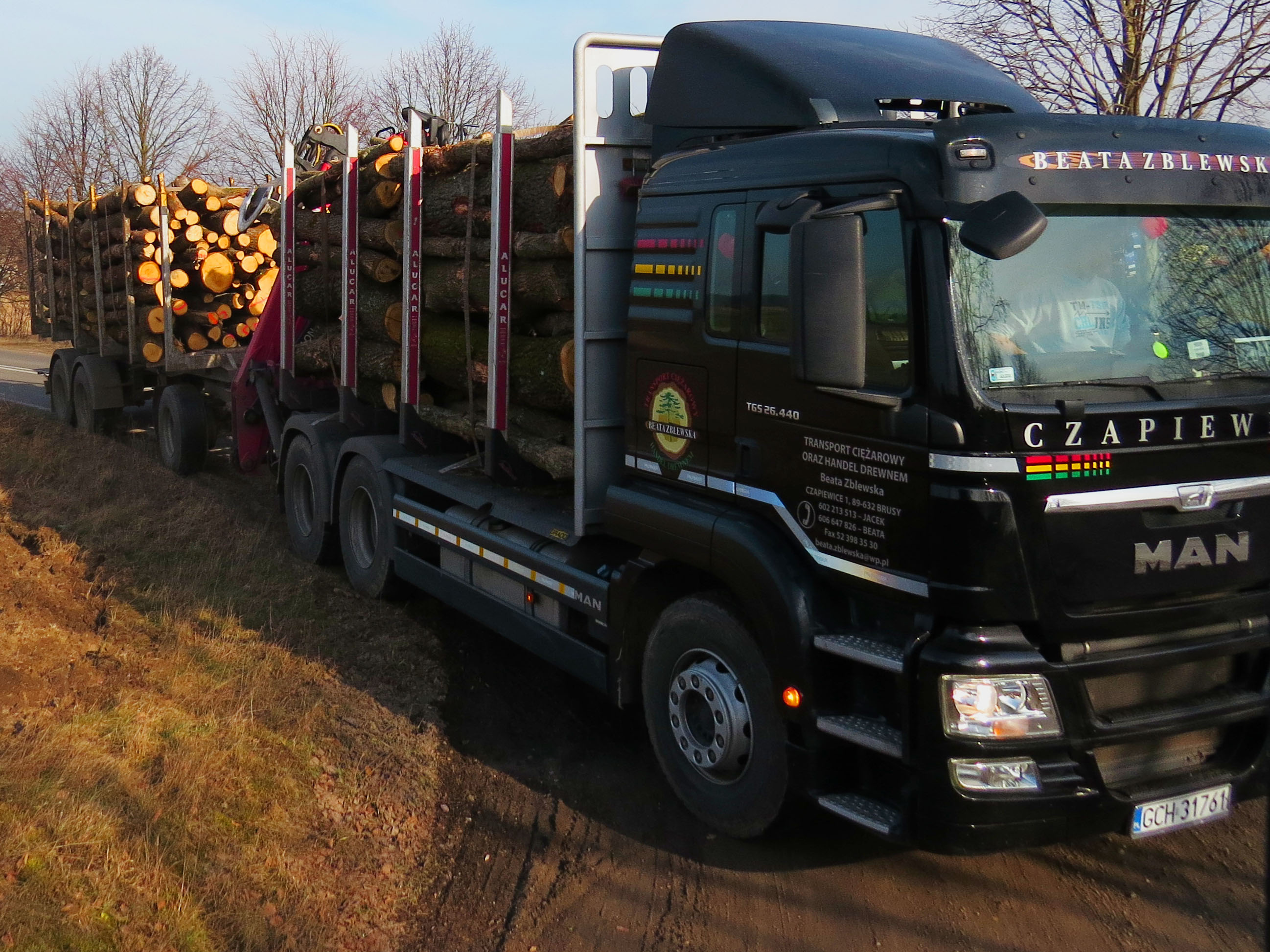 Transport kłody leśnej